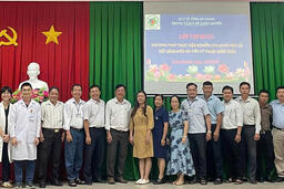 Trung tâm Y tế Long Xuyên tổ chức tập huấn phương pháp  nghiên cứu khoa học và viết sáng kiến cải tiến kỹ thuật, năm 2025